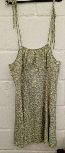 Ladies green floral tie - floral,